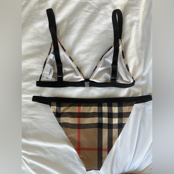Burberry Bikini - Picture 5 of 10